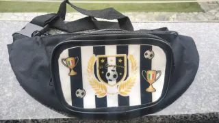 Marsupio nero con stampa calcio