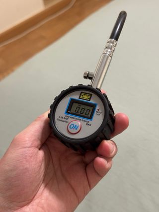 Manómetro Digital OMP - Trackday