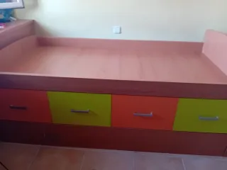 Cama nido doble con cuatro cajones