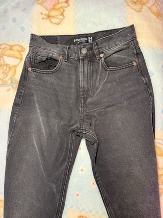 Pantalón vaquero gris