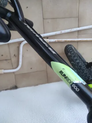 Bicicleta de equilibrio Btwin para niños/con casco