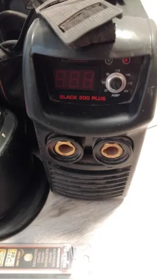 Máquina de soldar GCEVIK + careta y electrodos