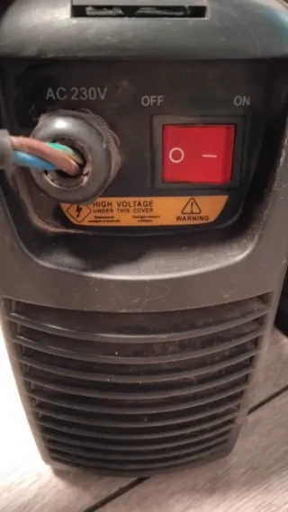 Máquina de soldar GCEVIK + careta y electrodos