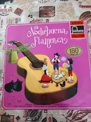 Vinilos a 5€ cada uno.