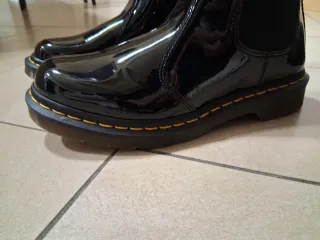 Dr Martens Stivaletto Nero Vernice
