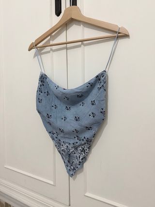 Top tipo pañuelo estampado