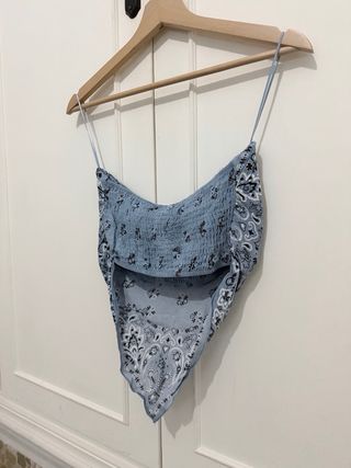 Top tipo pañuelo estampado