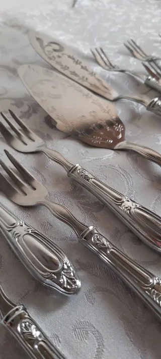 Set di posate e palette da dolce