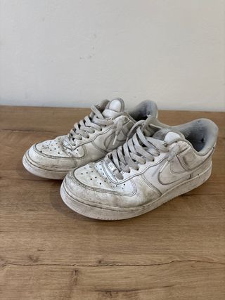 Nike Air Force 1 desgastadas