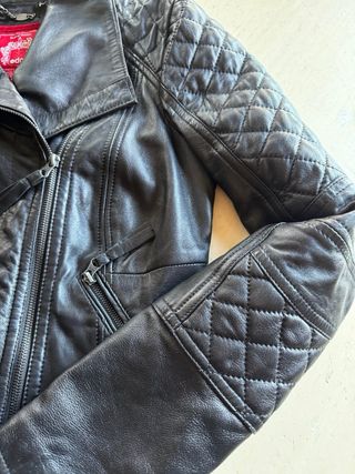 Cazadora de cuero EDC negra