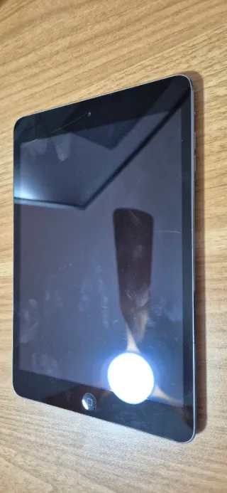 iPad Mini 2 32GB WiFi + Funda Negra