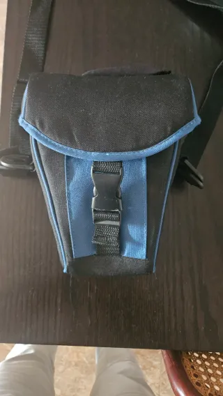 Cámara Nikon D3300 con objetivo AF-S DX 18-55mm