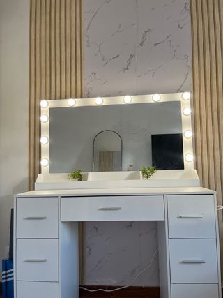 Tocador Hollywood con espejo y luces LED