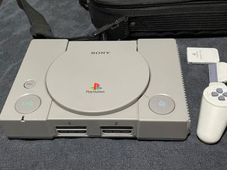Consola PS1 Sony + 8 Juegos