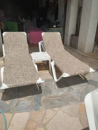 Tumbonas Beige y Blancas (2 unidades)140€lo