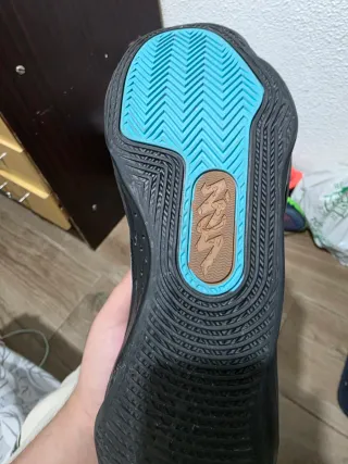 Jordan Zion 3 Negro Blanco