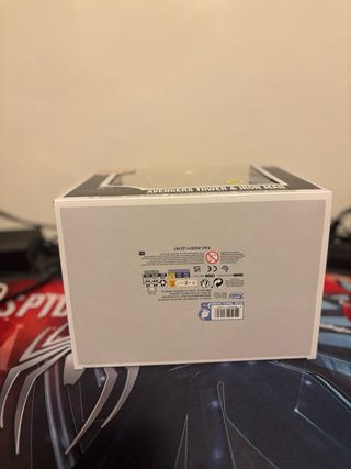 Funko Pop! Town Avengers Tower & Iron Man 35