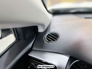 KIA STONIC, COMO NUEVO. ETIQUETA ECO