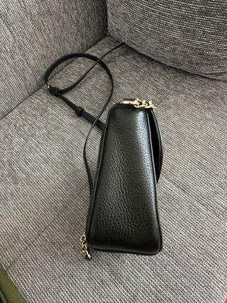 Borsa a tracolla Michael Kors nera con catena dorata