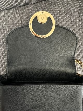 Borsa a tracolla Michael Kors nera con catena dorata