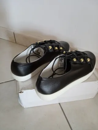 Scarpe donna nere con lacci
