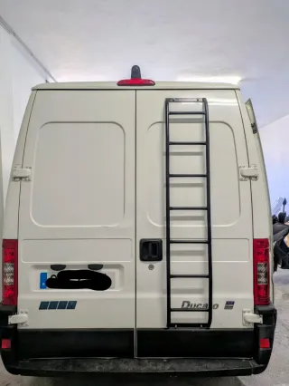 Escalera furgoneta camper Mercedes