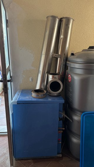 Caldera Domusa Gasoil y chimenea