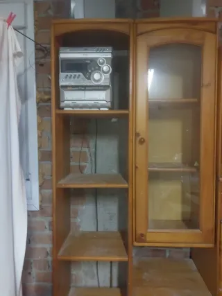 Mueble de salón madera y cristal