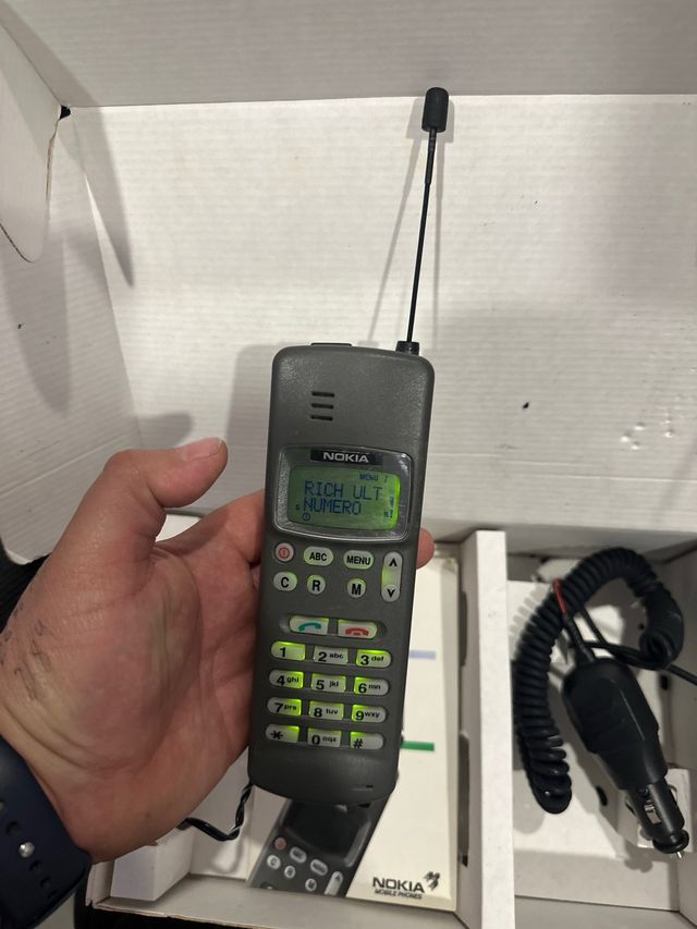 Nokia 101 en caja