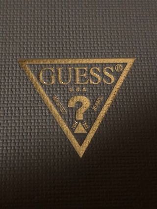 Reloj Guess Dorado y Negro
