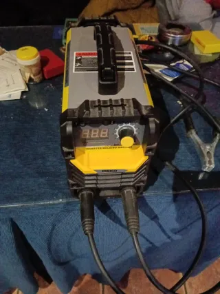 Máquina de soldar DEKO