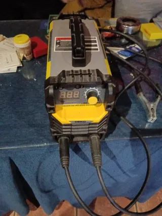 Máquina de soldar DEKO