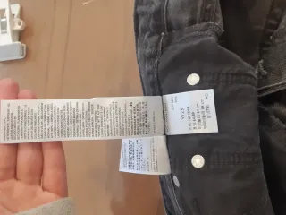 Falda levis midi gris nueva