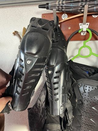 Protecciones moto niño Peto y rodilleras