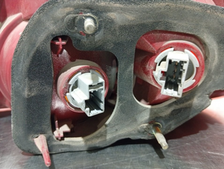 PILOTO TRASERO IZQUIERDO MAZDA 3 BERLINA (BK) Z6