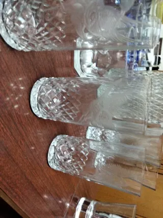 Vasos labrados con dibujo - A estrenar