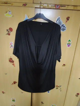 Camiseta escote pico manga corta