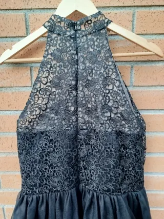 Vestido de fiesta negro con encaje
