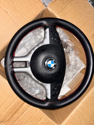 Volante BMW E46 M - Negro con costuras rojas