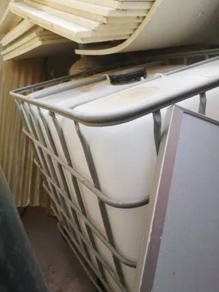 Contenedor de agua 1000L