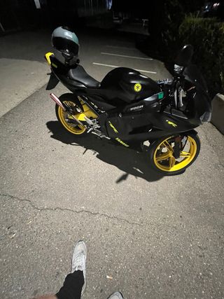 Yamaha TZR 50 2007 Negra y Amarilla