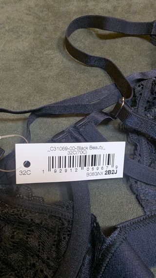 Sujetador Iris & Lilly encaje NEGRO