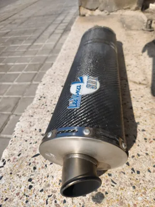 Escape LeoVince SBK Carbono