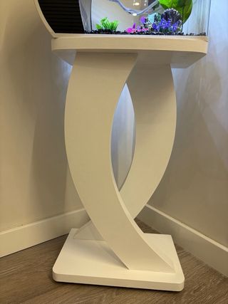 Acuario 20L con mueble curvo blanco