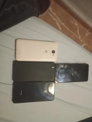 Lote 3 teléfonos Huawei