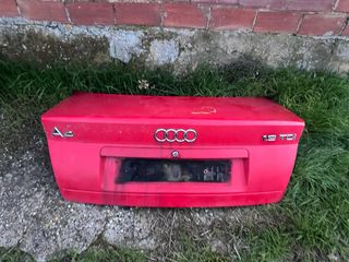 Maletero Audi A4 1.9 TDI Rojo