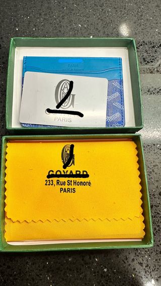 Tarjetero hombre azul