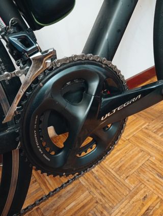 Bicicleta de carretera CUBE negra