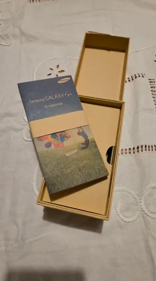 Vintage Scatola e Cover Samsung Galaxy S4 Nuova