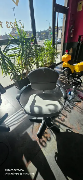 Sillón y tocador de peluqueria